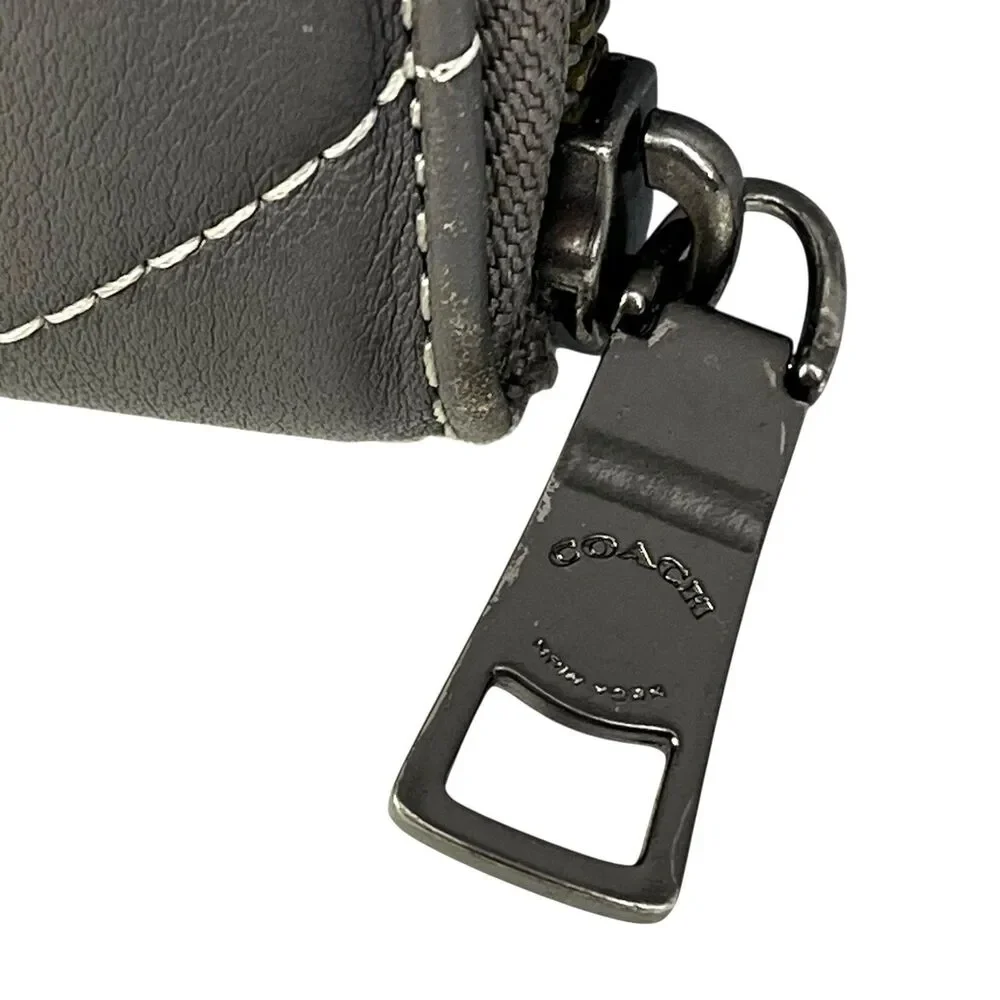 Coach zip around